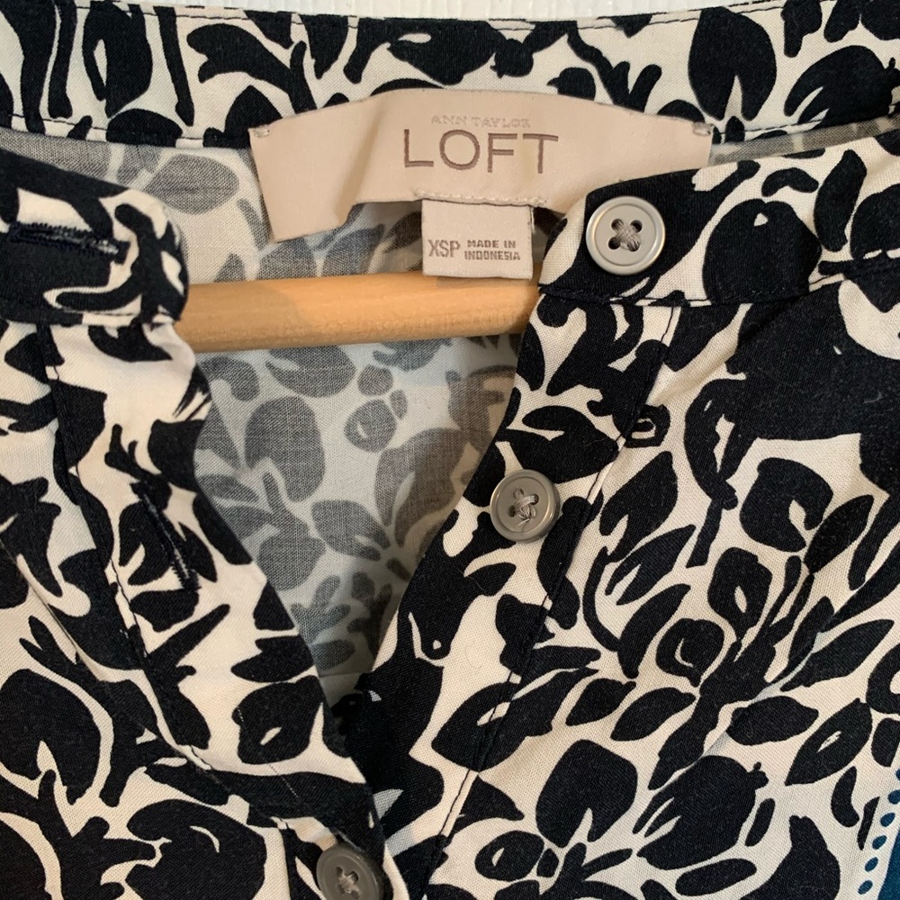 Loft black and white pattern top with teal - Picture 4 of 4